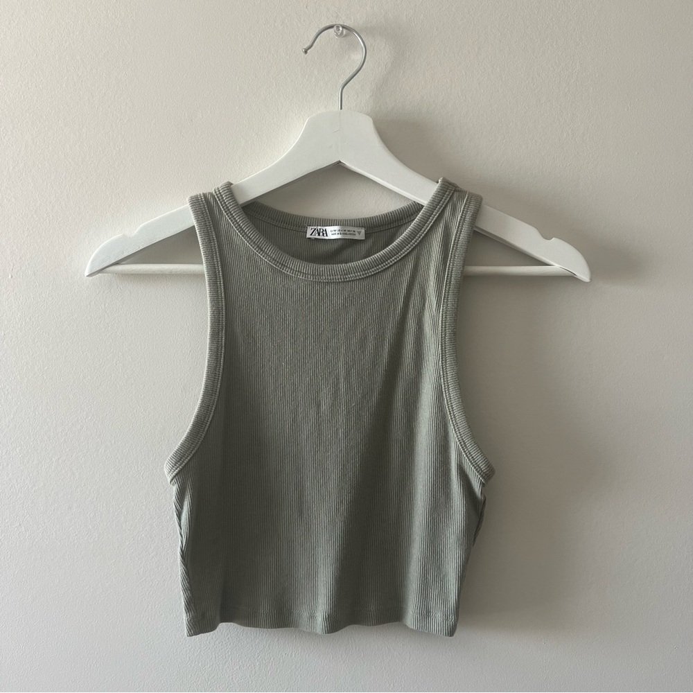 Zara Women's Green Ribbed Tank Top